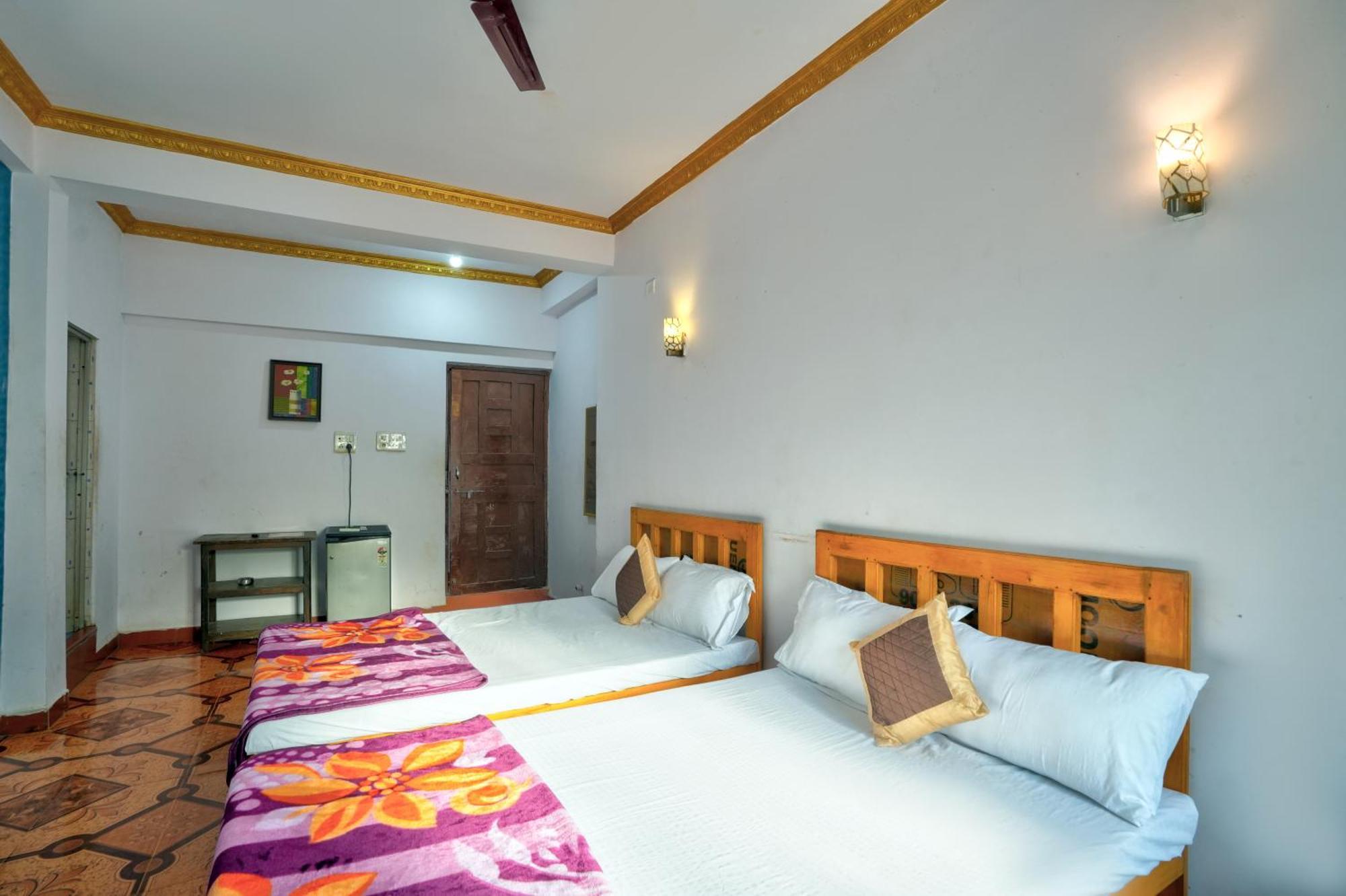Om Sai Guest House Калангут Экстерьер фото