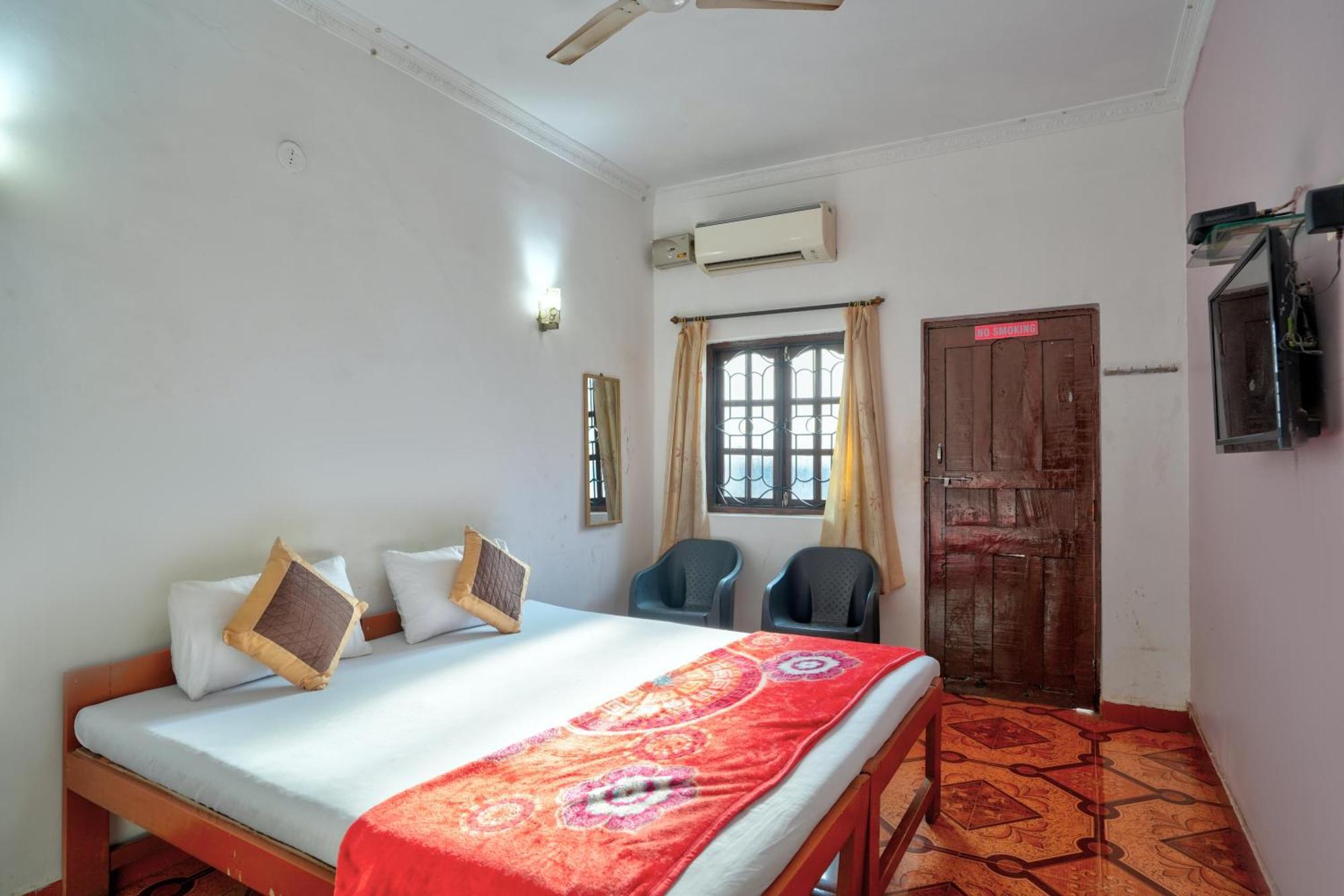 Om Sai Guest House Калангут Экстерьер фото