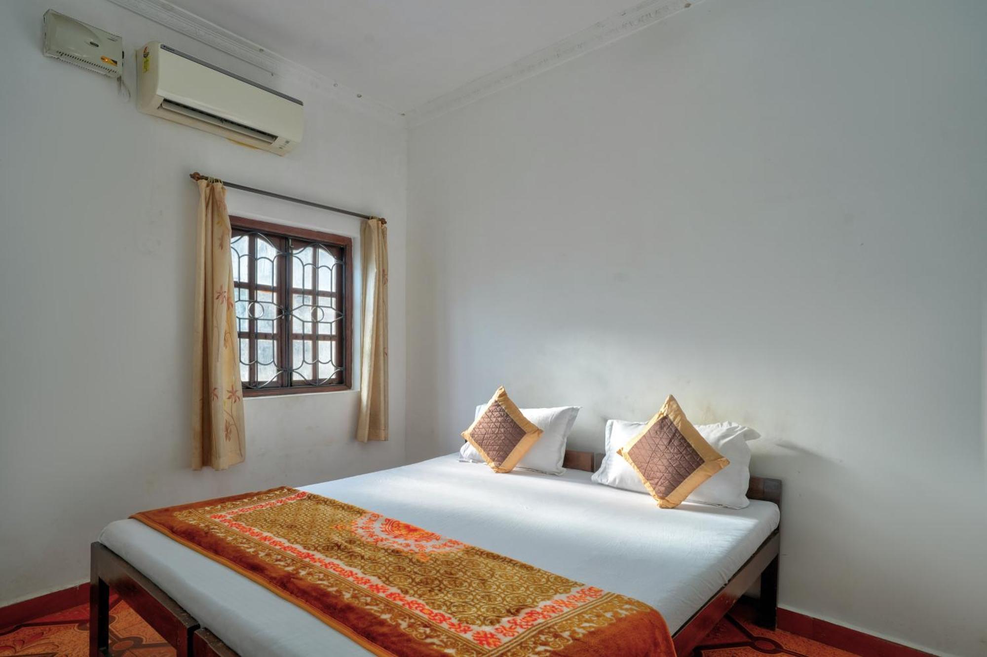 Om Sai Guest House Калангут Экстерьер фото