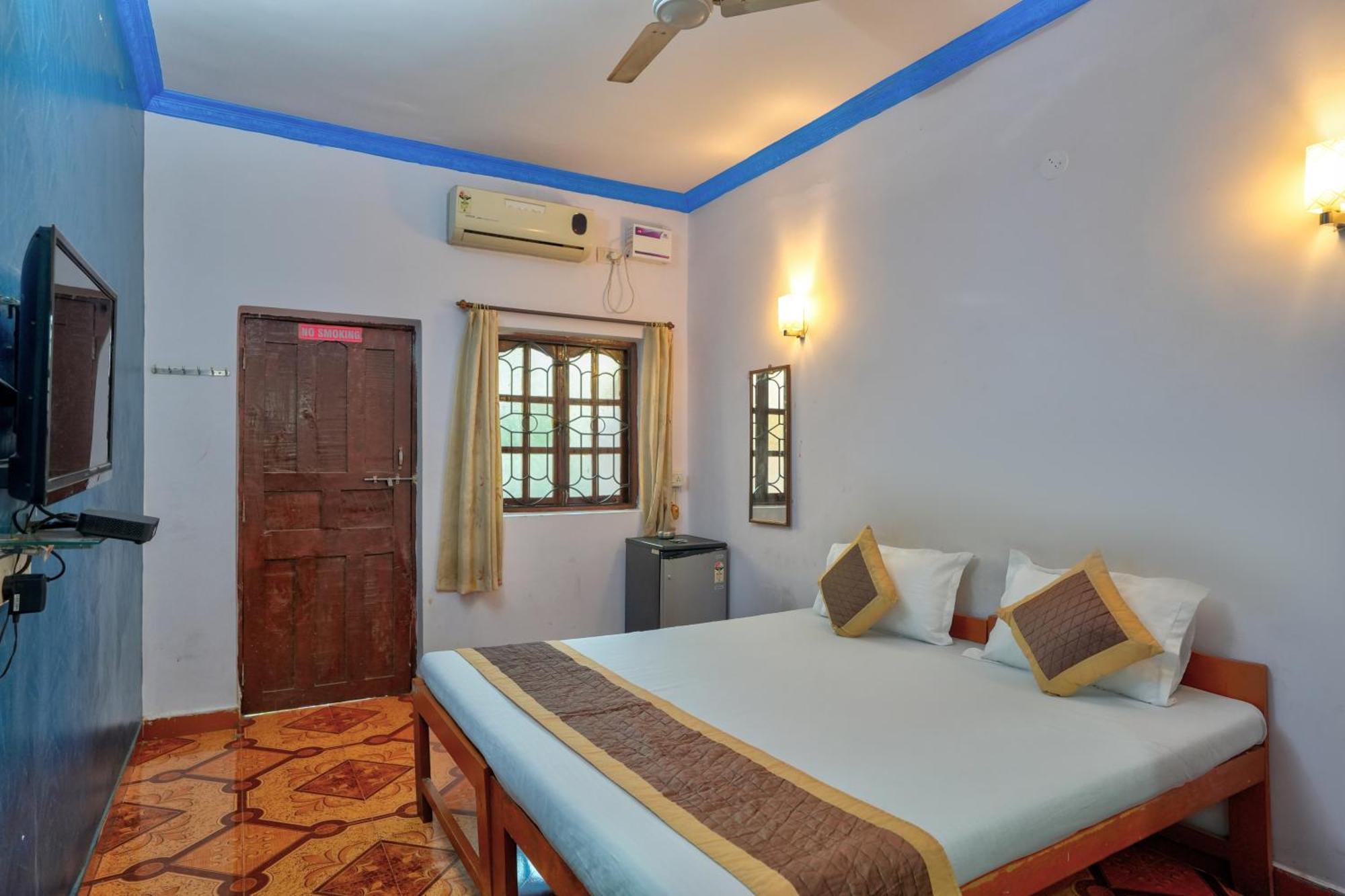 Om Sai Guest House Калангут Экстерьер фото